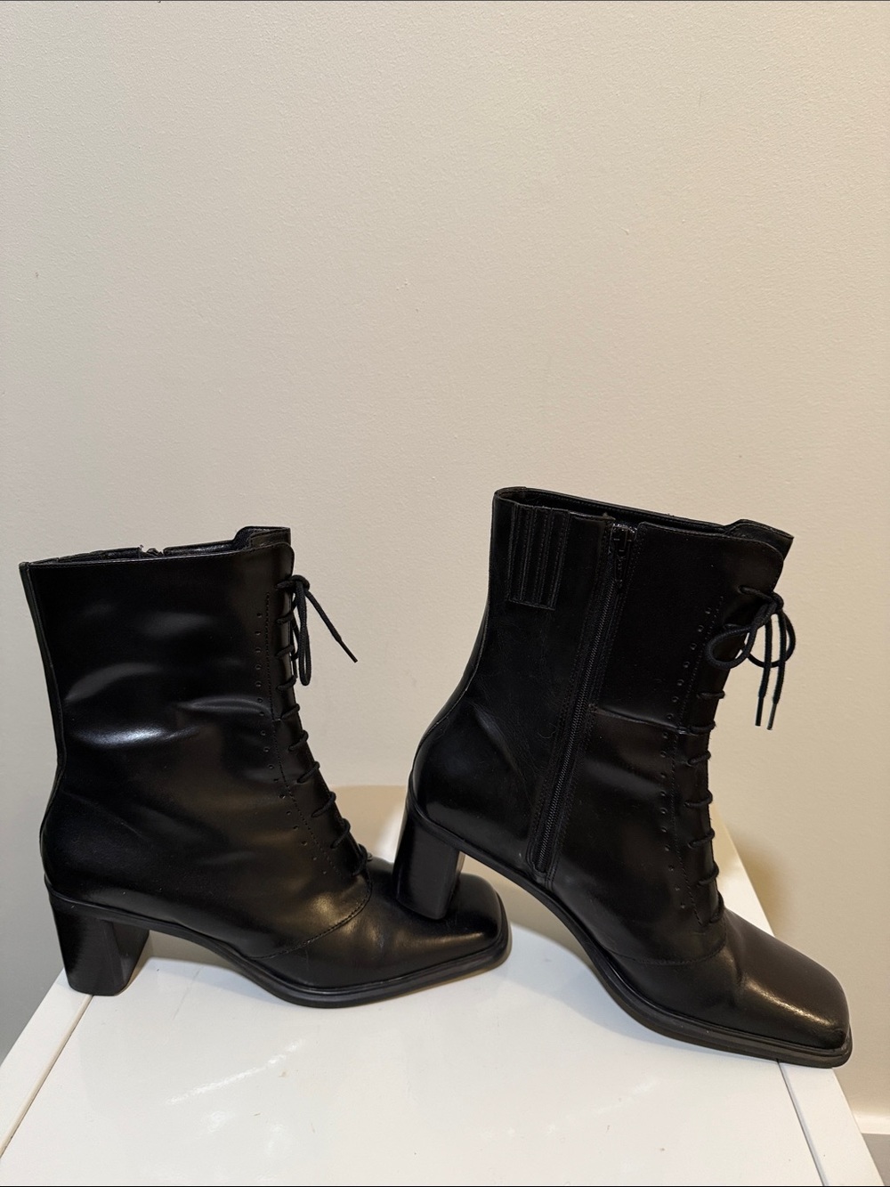 Danelle Women's Black Lace-Up Mid-Calf Block Heel Boots Size 7.5 - Picture 6 of 9